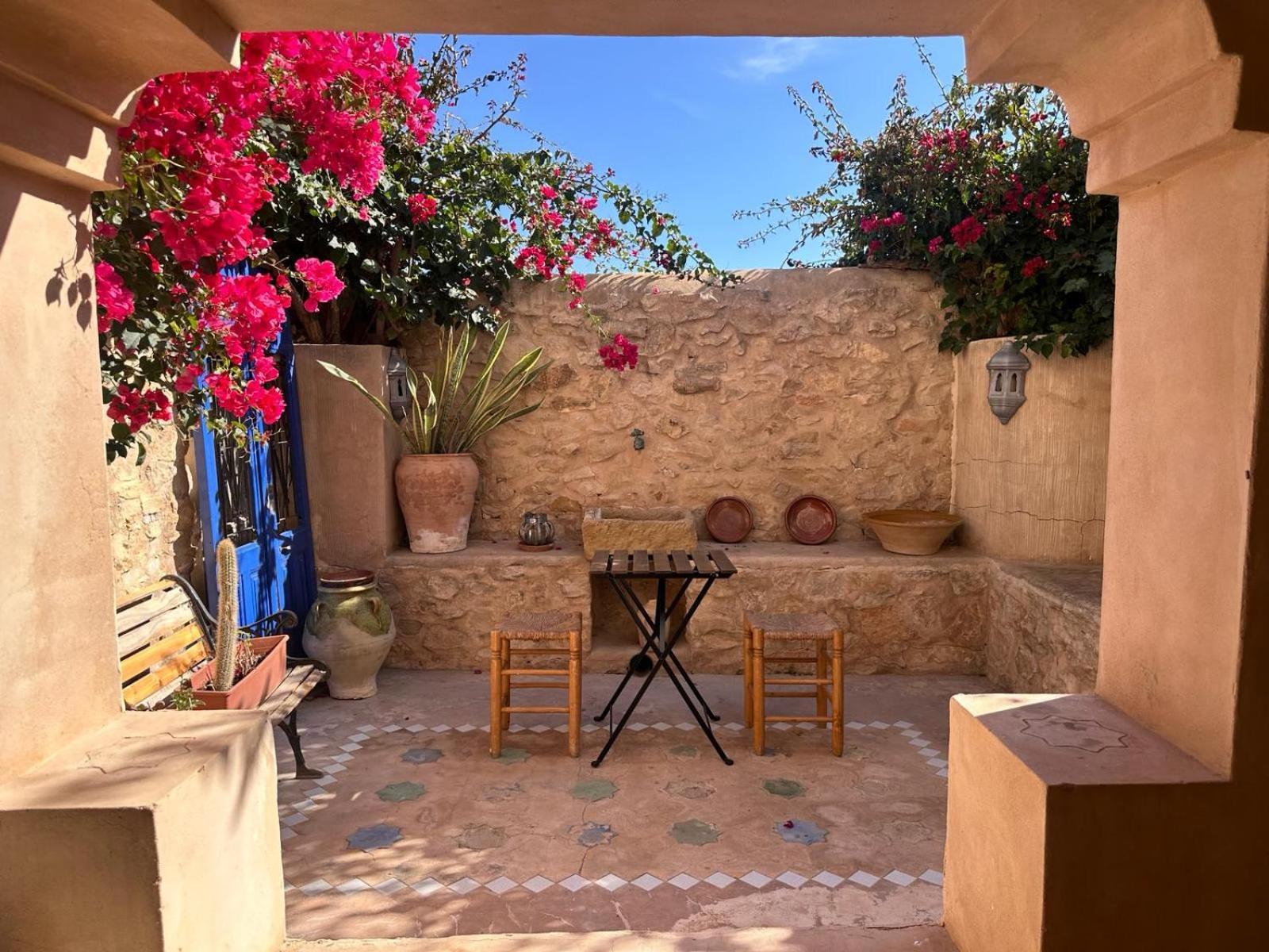 Casa Con Vistas Al Mar Y Patio De Buganvillas Aigues Exterior photo